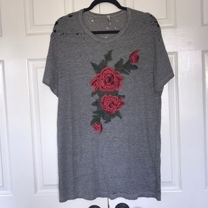 🌹🌹ROSE DECAL & DISTRESSED LF T-SHIRT DRESS! 🌹🌹